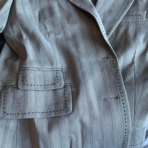 Veston - Picture 3 of 5